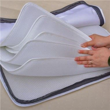 Nastavitelný vícevrstvý polštář