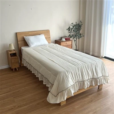 Krajková plisovaná přikrývka